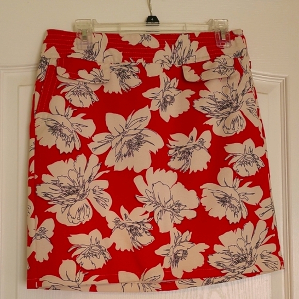 Ann Taylor Size 4 Floral Red, Black and Cream Skirt
